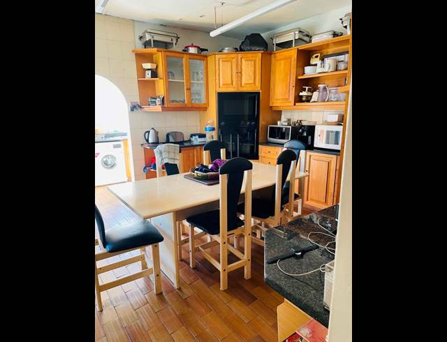 3 BEDROOM HOUSE FOR SALE IN BEZUIDENHOUT VALLEY